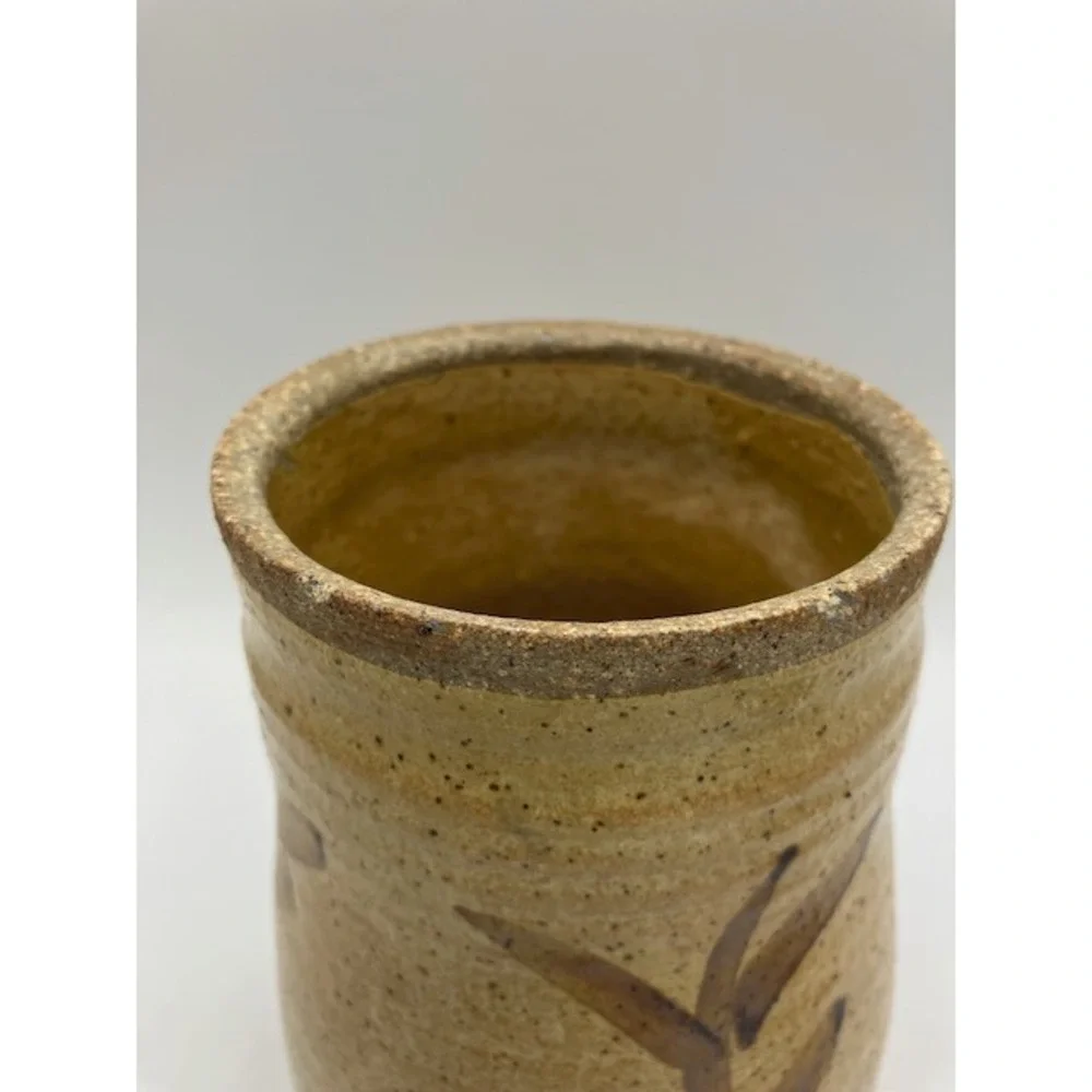Handmade‎ Studio Pottery Stoneware Honey Pot with Lid and Wood Dipper 5.5